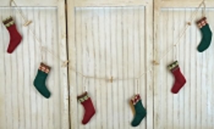 Santa\'s Socks Garland