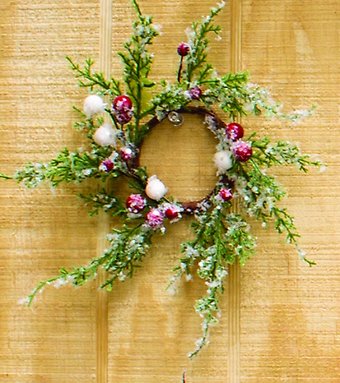 Red Berry Cedar Candle Ring